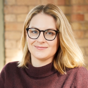 Headshot of Laura Bebo-Ekanayake