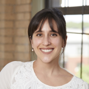 Headshot of Ana De La Torre