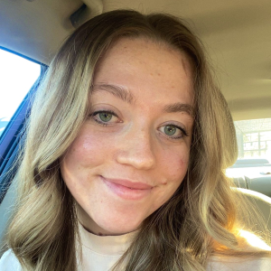 Headshot of Abigail Oldenberg