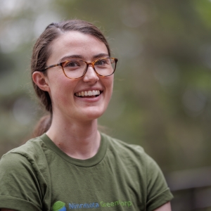 Julia Wells headshot