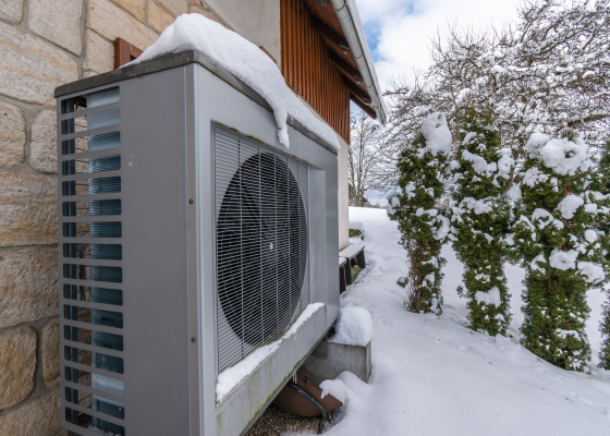 outdoor heat pump unit in winter