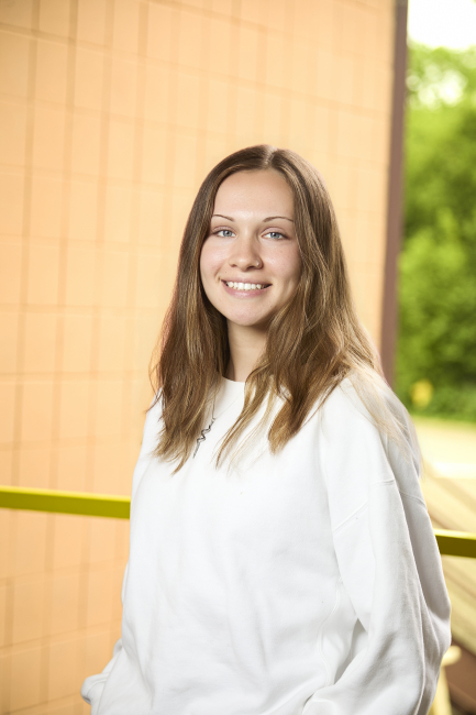 Headshot of Victoria Johnson