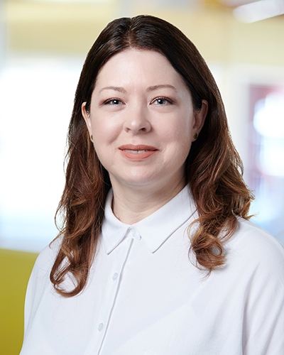 Headshot of Lisa Holland-Aaron