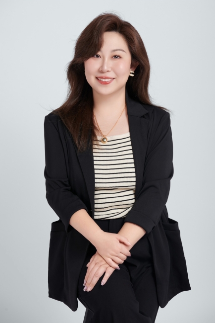 Headshot of Wen Bo Wang