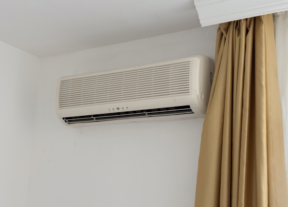 Heating and cooling head in hotel room